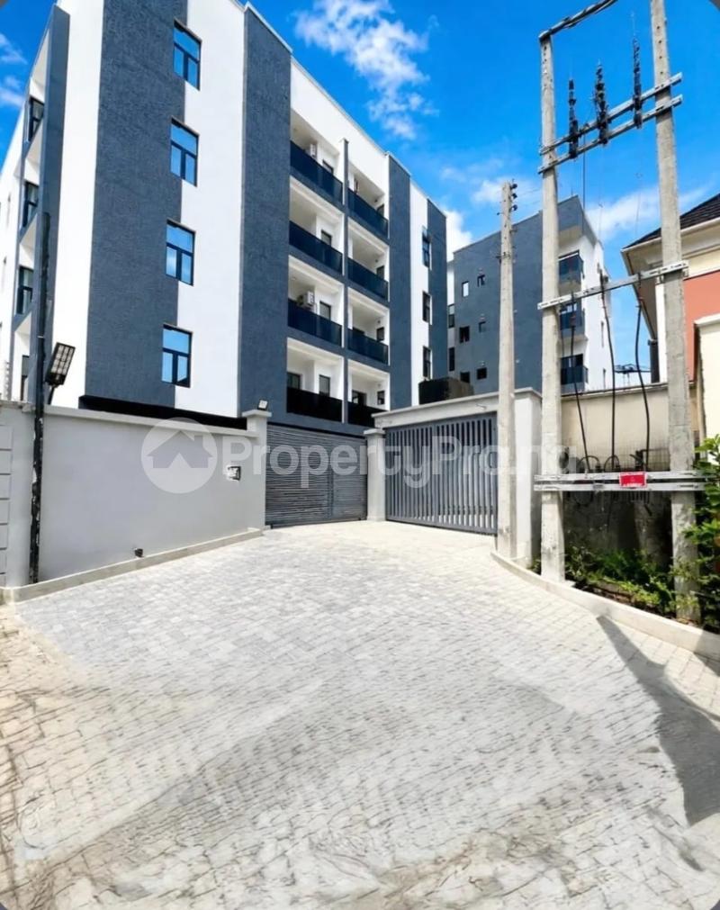 2 bedroom House for rent Admiralty Road Lekki Lagos