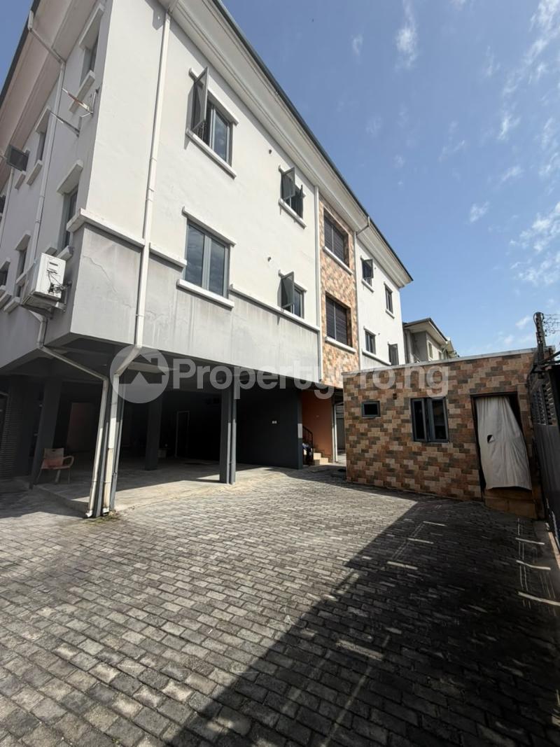 2 bedroom House for rent Freedom Way Lekki Lagos