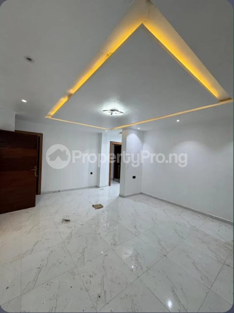 2 bedroom House for rent Admiralty Road Lekki Lagos