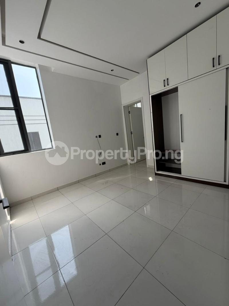 2 bedroom House for sale ONIRU Victoria Island Lagos