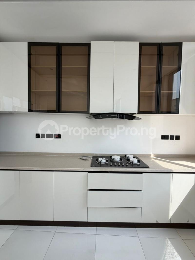 2 bedroom House for sale ONIRU Victoria Island Lagos