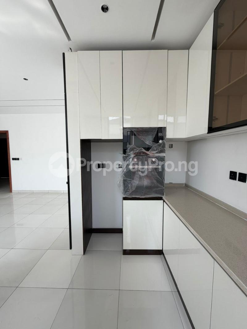 2 bedroom House for sale ONIRU Victoria Island Lagos