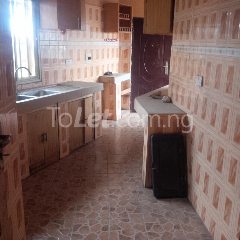 2 bedroom Flat / Apartment for rent Sholuyi Soluyi Gbagada Lagos