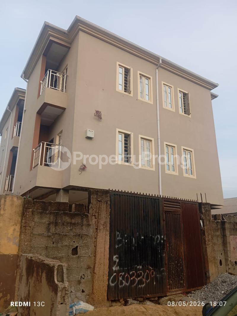 2 bedroom Flat / Apartment for sale Back Of Luth Mushin Mushin Mushin Lagos