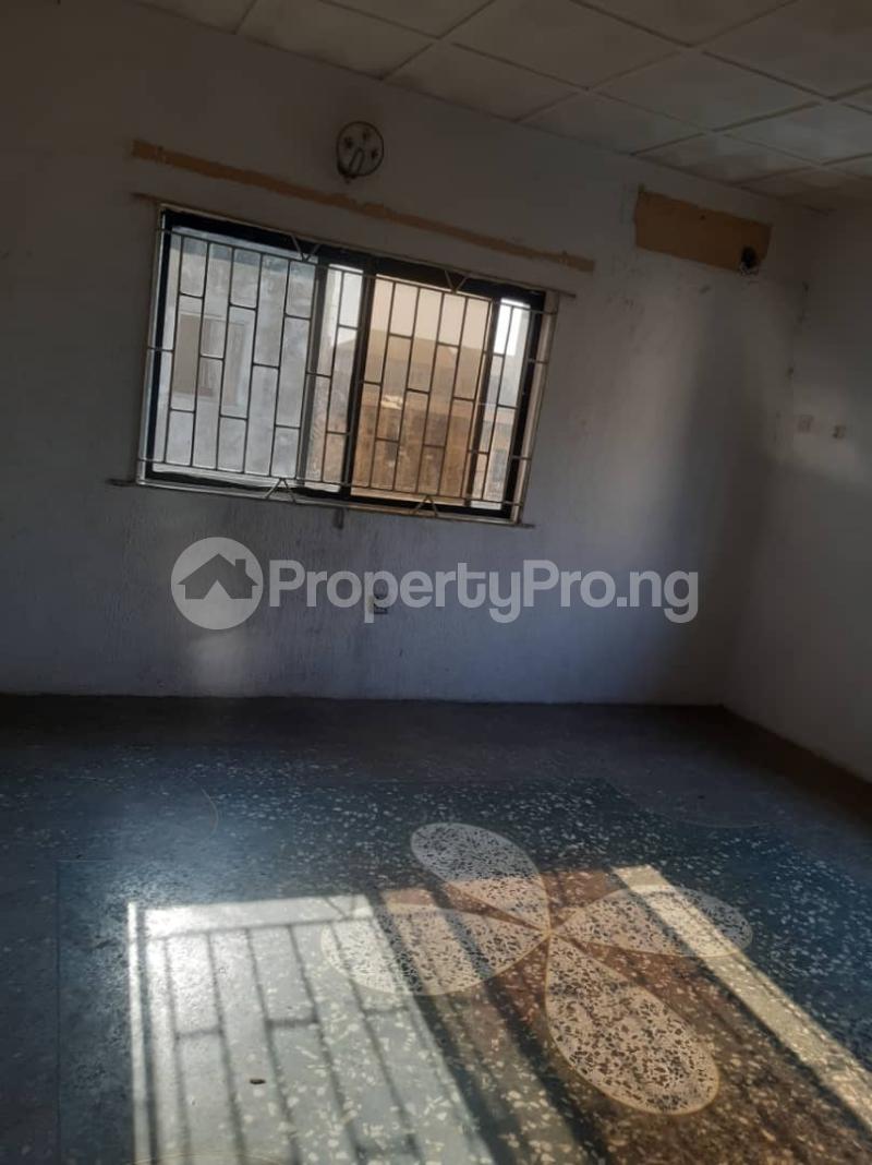 2 bedroom Flat / Apartment for rent Off Apata Str. Shomolu Shomolu Lagos
