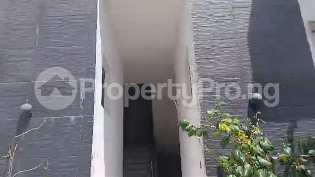 2 bedroom Flat / Apartment for rent Domino Pizza, Close To The Bustop Agungi Lekki Lagos