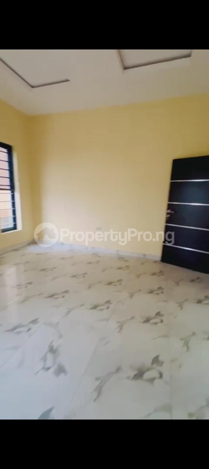 2 bedroom House for rent Atlantic View New Road chevron Lekki Lagos