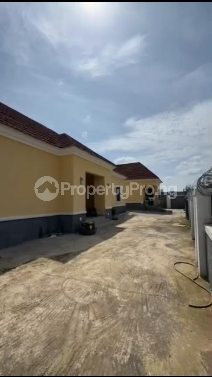5 bedroom House for sale Von Road, Airport Road, Lugbe Abuja