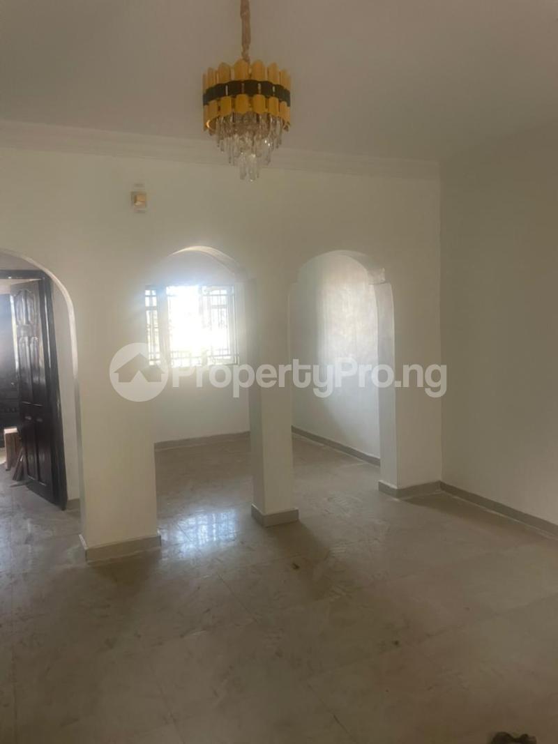 2 bedroom House for rent Back Of Nnpc Akala Express Ibadan Oyo