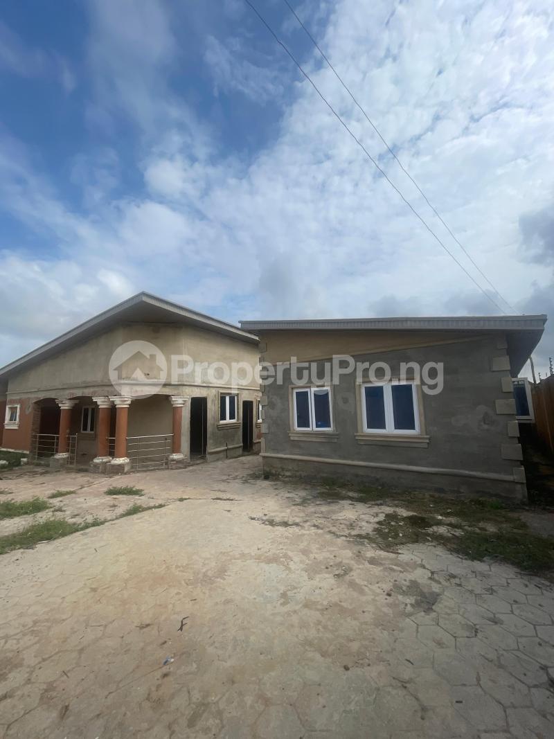 2 bedroom Flat / Apartment for sale Idiroko Monganna Liberty Academy, Akala Express Ibadan Oyo