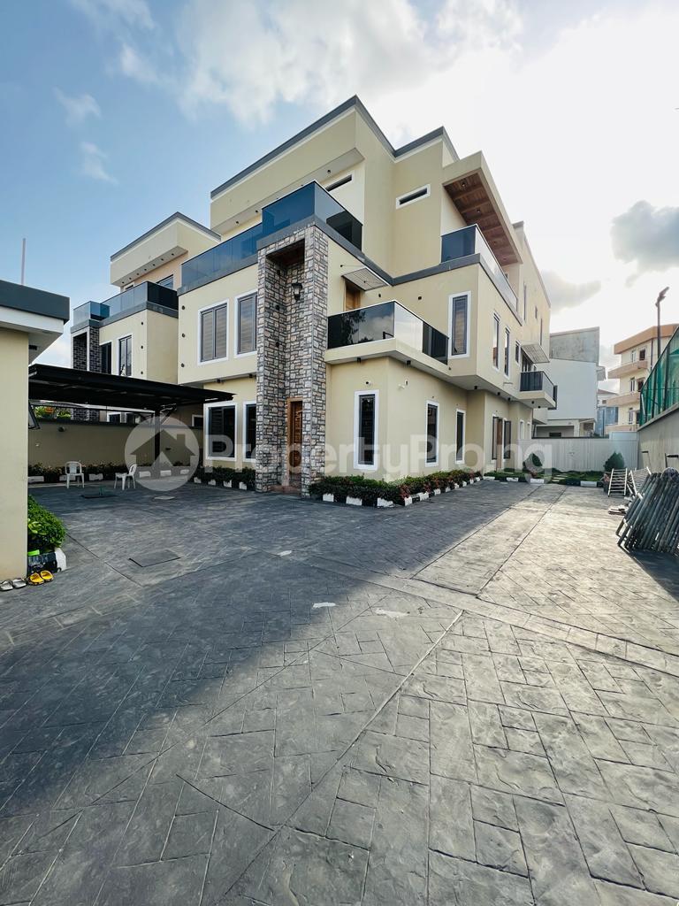 2 Bedroom House in Abraham adesanya estate Ajah Lagos House for sale