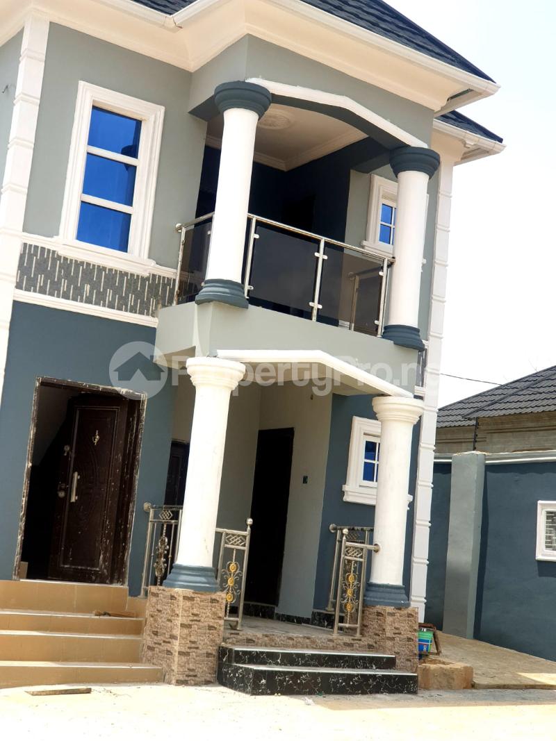 9 bedroom House for sale Abese Elebu Akala Express Ibadan Oyo