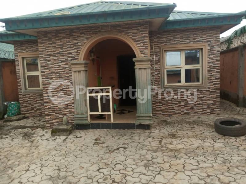 2 bedroom House for sale Isutit Rd Ikotun/Igando Lagos