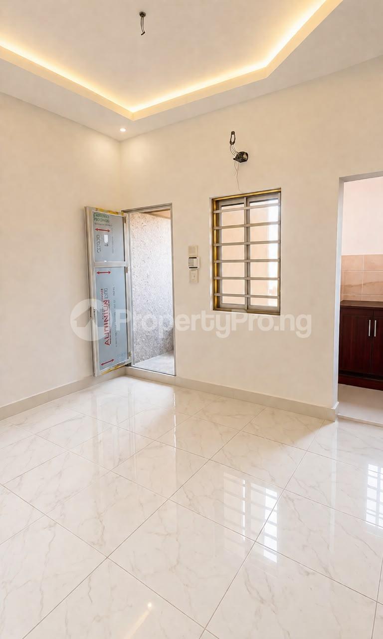 Flat / Apartment for rent Off Pedro Road Shomolu Lagos
