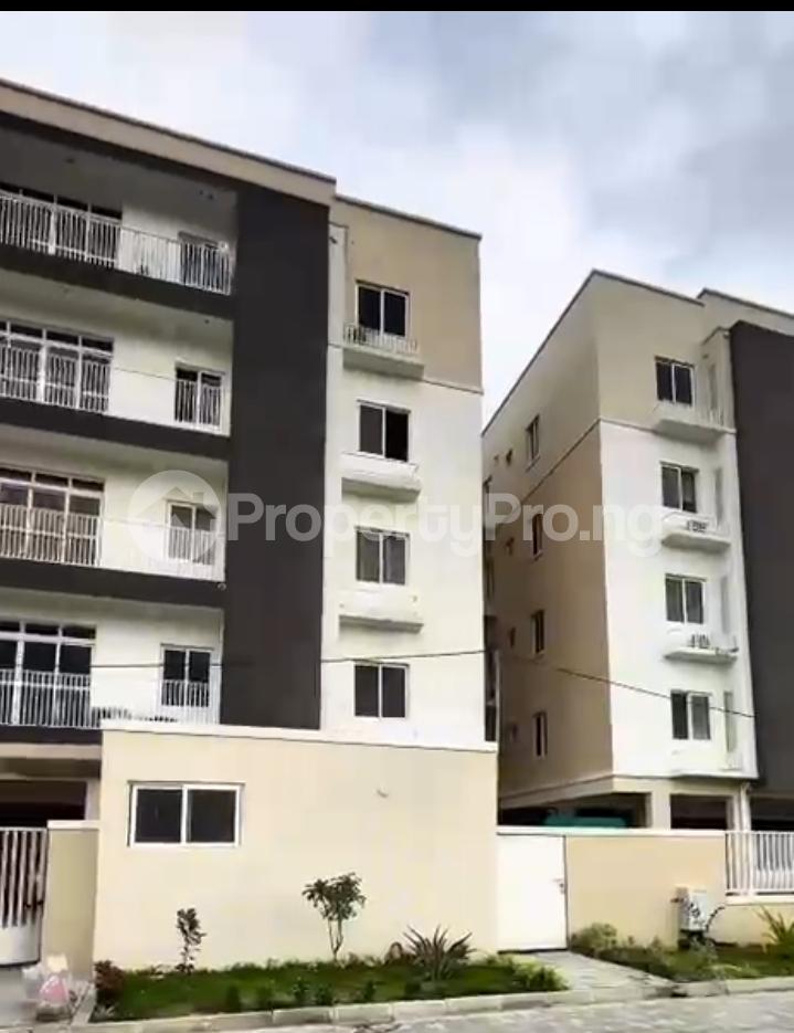 Flat / Apartment for sale In An Estate Osapa london Lekki Lagos