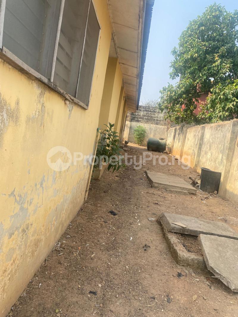 5 bedroom Flat / Apartment for sale Ijapo Estate, Akure Akure Ondo