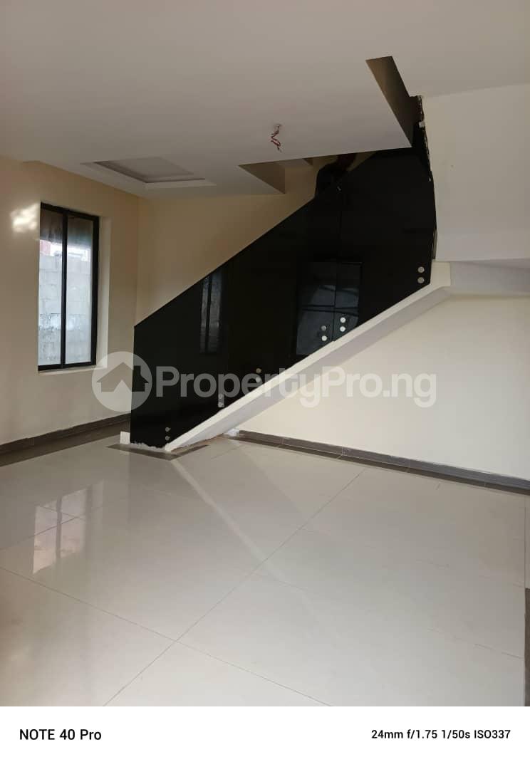 3 bedroom Flat / Apartment for sale Sholuyi Yetunde Brown Josodat Estate Peace Estate Deeper Life. Ifako-gbagada Gbagada Lagos