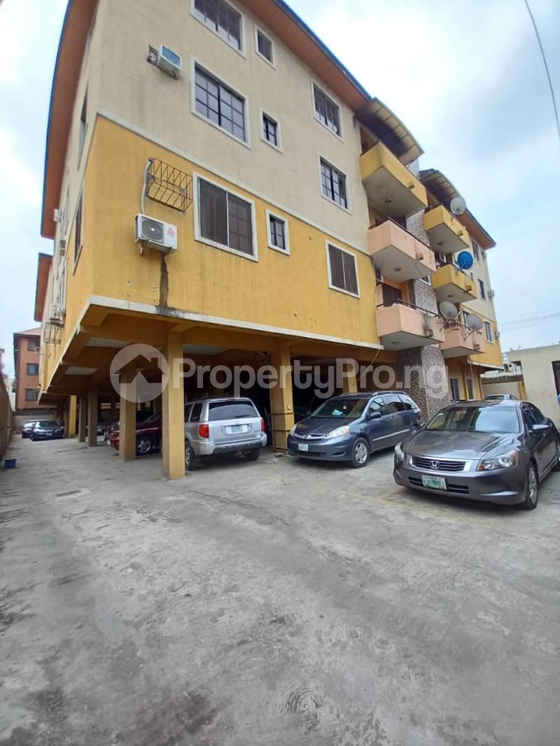 3 bedroom Co working space for rent Alagomeji Yaba Lagos