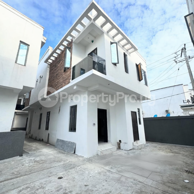 3 bedroom House for sale General Paints, Before Lagos Business School, Abraham Adesanya Ajah Lagos - 9