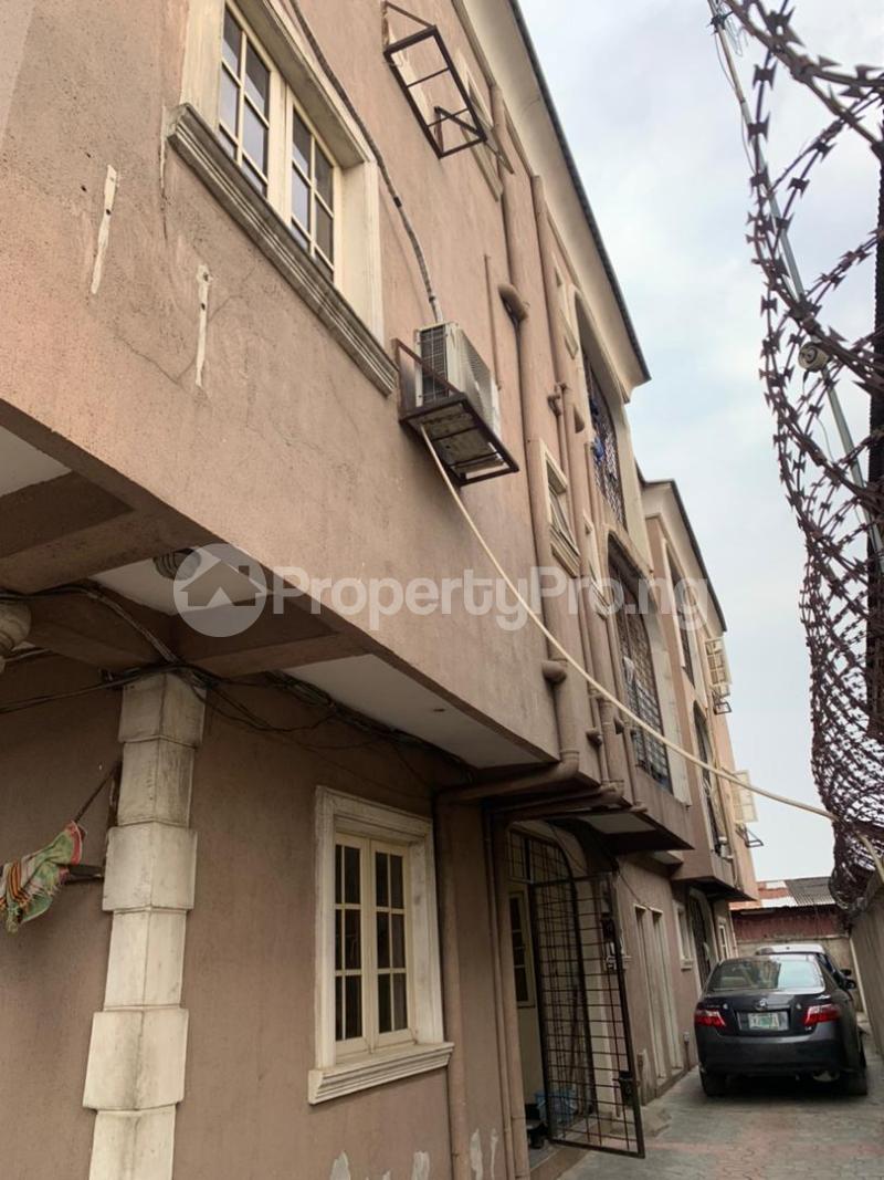 3 bedroom Flat / Apartment for rent Yaba ,lagos. Yaba Lagos