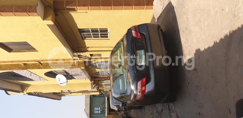 3 bedroom Flat / Apartment for rent Alagomeji, Yaba. Alagomeji Yaba Lagos - 11