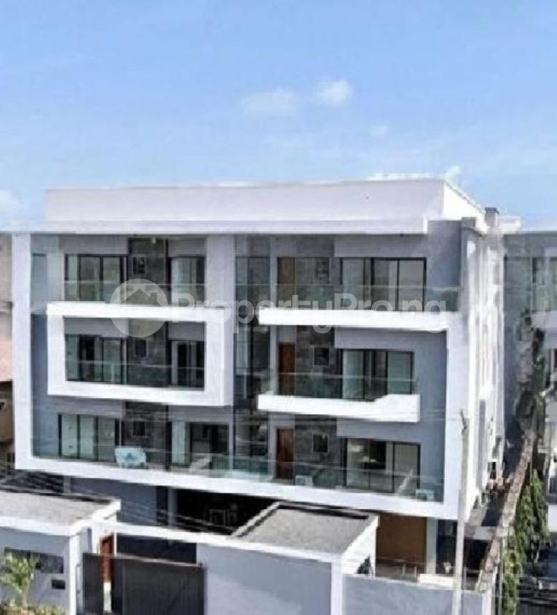 3 bedroom Flat / Apartment for sale Off Alaiyelunwa Ologunkutere Street, Lekki Phase 1 Lekki Lagos