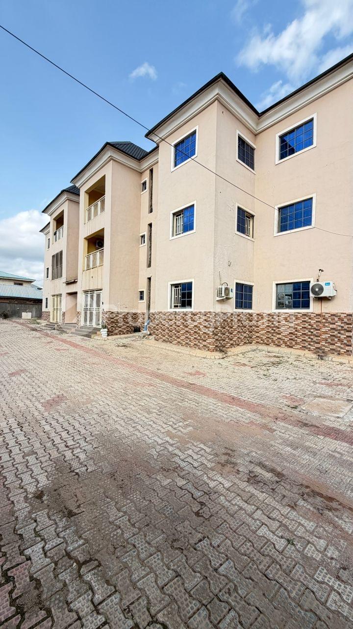 3 bedroom Flat / Apartment for rent Durumi Abuja
