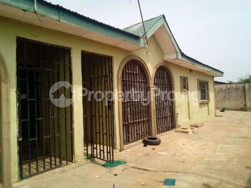 3 bedroom Flat / Apartment for rent Akobo Ojurin Yawiri Road Idiorgbo Area Akobo Ibadan Oyo