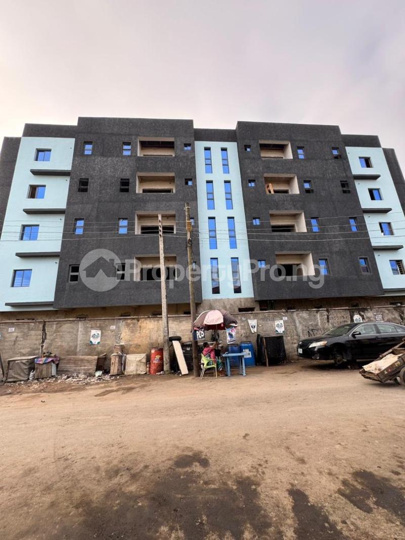 3 bedroom Flat / Apartment for sale Yaba Lagos