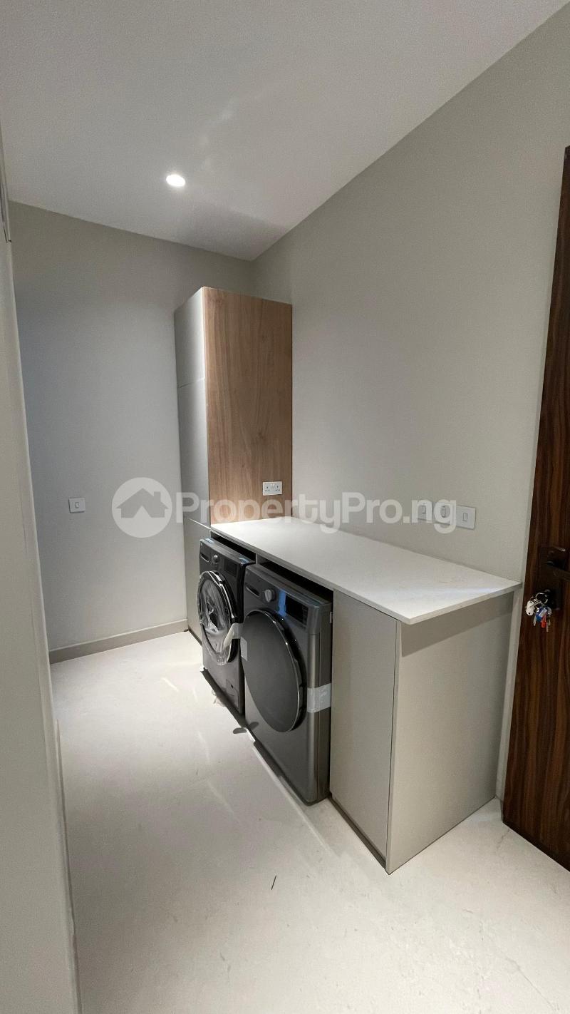 3 bedroom Flat / Apartment for sale Old Ikoyi Ikoyi Lagos