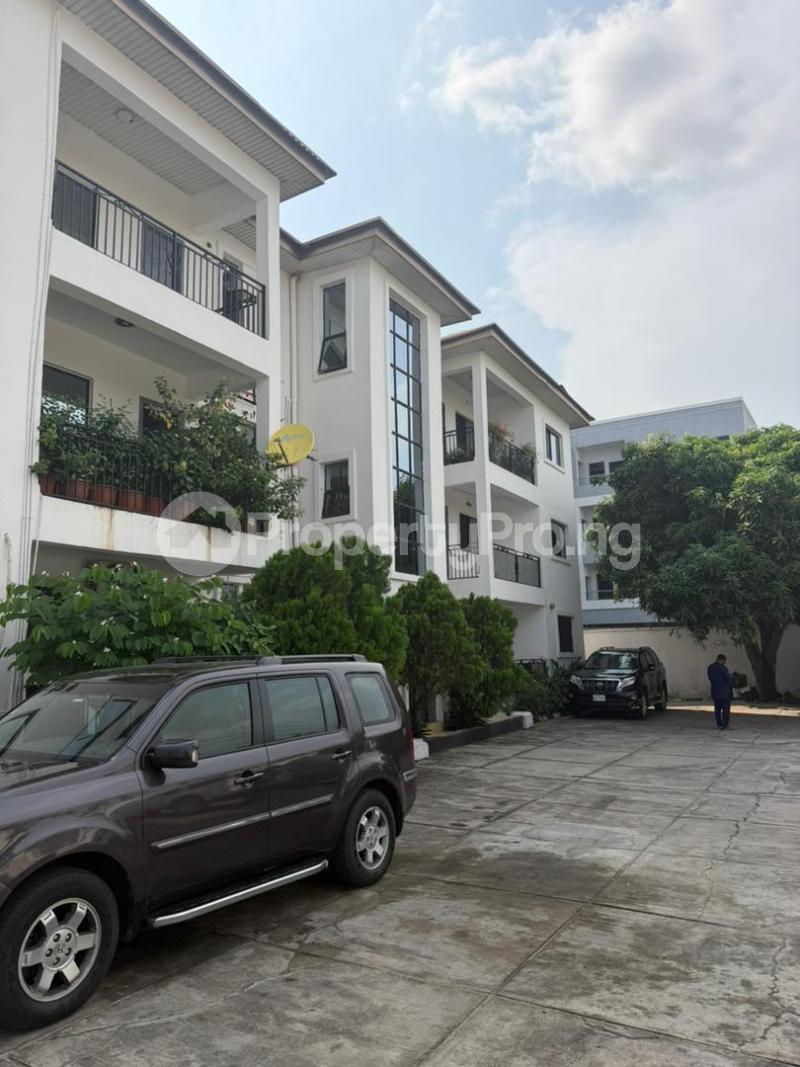3 bedroom Flat / Apartment for rent Off Admiralty Way Lekki Phase 1 Lekki Lagos