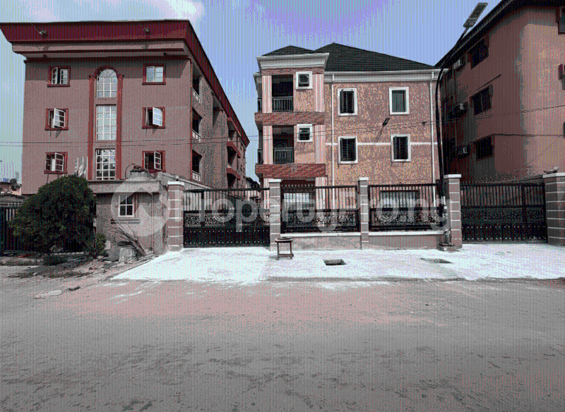 3 bedroom Flat / Apartment for rent Borno Way Yaba Lagos