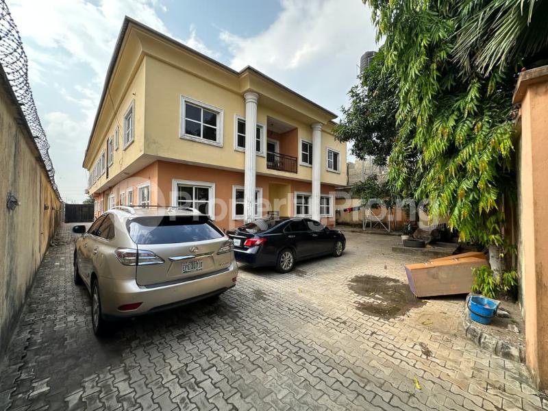 3 bedroom Flat / Apartment for rent Mobil Road Ajah Lagos