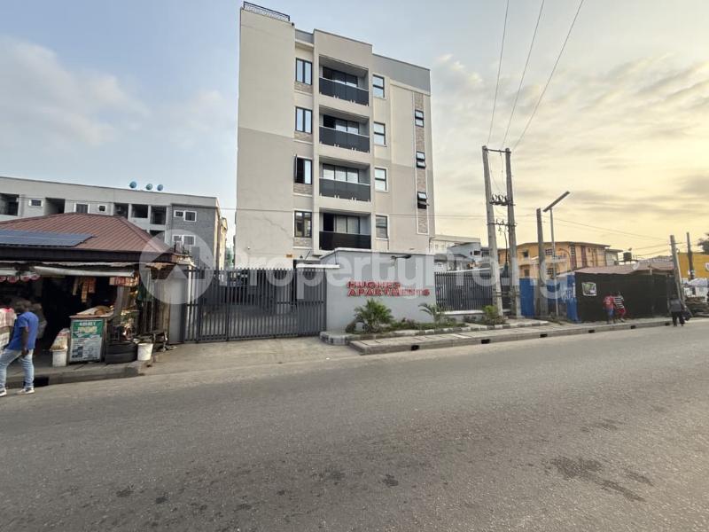 Flat / Apartment for rent Alagomeji Yaba Lagos