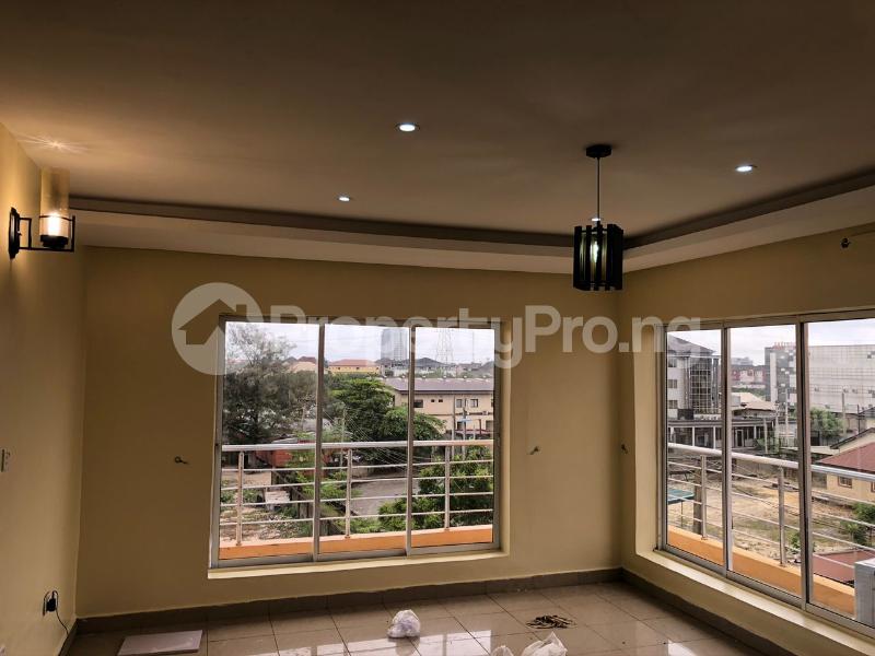 3 bedroom Flat / Apartment for rent Lekki Phase 1 Lekki Lagos