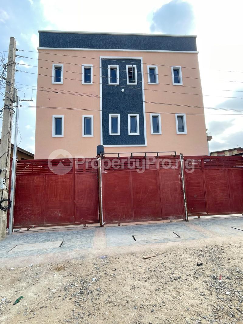 3 bedroom Flat / Apartment for sale Ifako-gbagada Gbagada Lagos