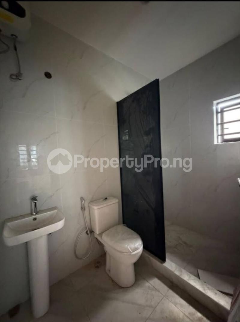 3 bedroom Flat / Apartment for sale Lekki Scheme 2 Ajah Lagos