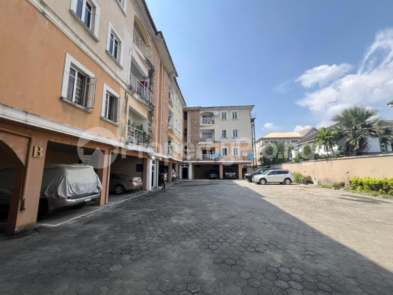 3 bedroom Flat / Apartment for rent ONIRU Victoria Island Lagos