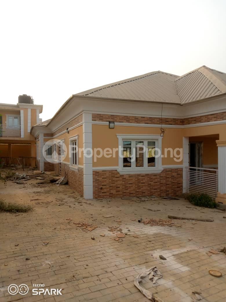 3 bedroom Flat / Apartment for rent Ilututun Ojoekun Akala Express Ibadan Oyo - 0