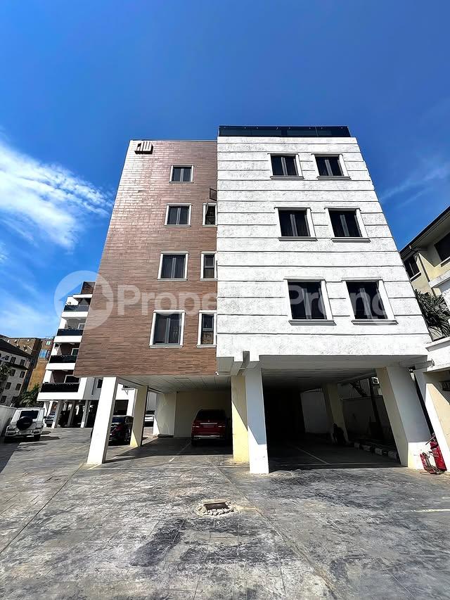 3 bedroom House for rent Well Built 3 Bedroom Apartment With Spacious Rooms Victoria Island Lagos