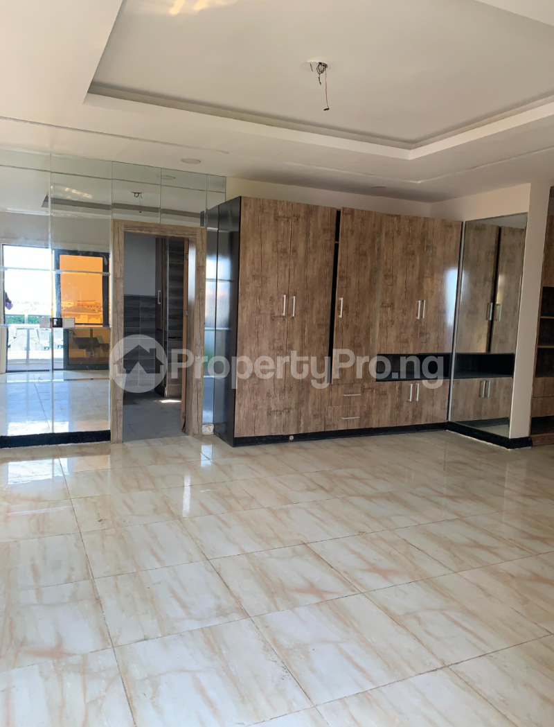3 bedroom Flat / Apartment for rent In An Estate Ajose Adeogun Street Victoria Island Lagos