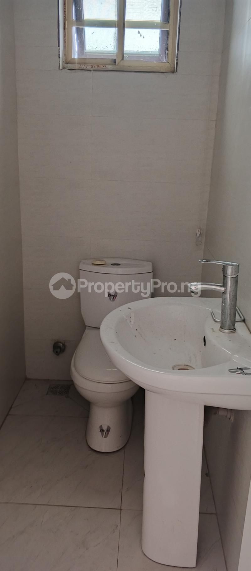 4 bedroom Flat / Apartment for rent Behind Ap Filling Station Facing The Ikate Elegushi Bustop Ilasan Lekki Lagos