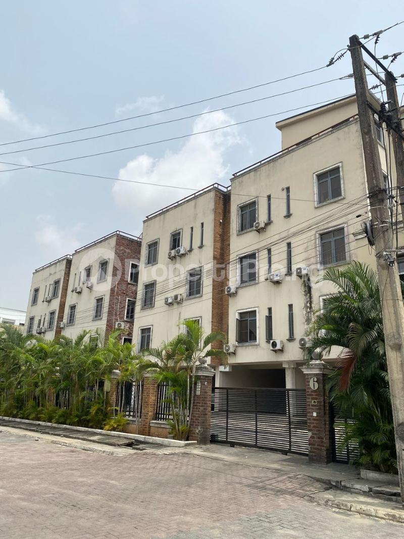 3 bedroom Flat / Apartment for sale Oba Amusa Estate, Agungi Lekki Lagos - 0
