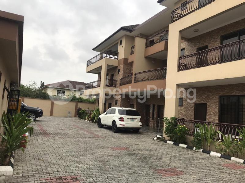 3 bedroom Flat / Apartment for rent Ladipo Latinwo Lekki Phase 1 Lekki Lagos