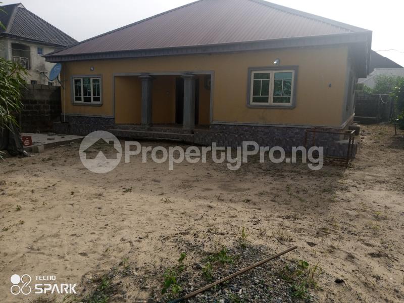 3 bedroom House for rent After Ogunfayo Estate Before Lakowe Awoyaya Ajah Lagos