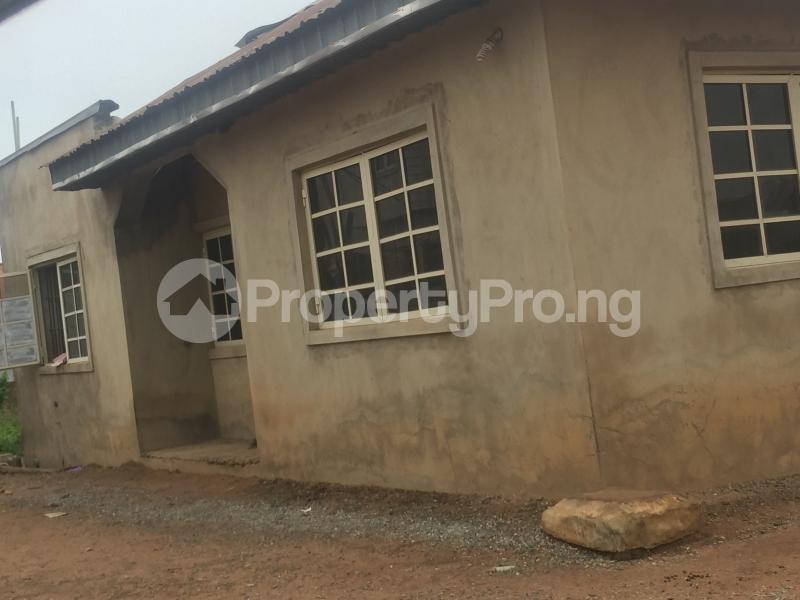 3 bedroom House for sale Pillar Estate, Ayegun/ Oleyo Road. Akala Express Ibadan Oyo