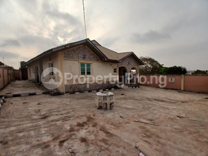 3 bedroom House for sale Isokon Estate, Irede, Soka. Ibadan Oyo