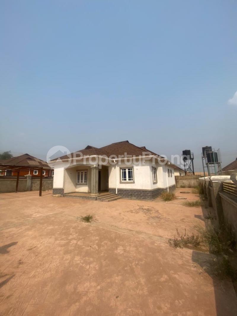 3 bedroom House for sale Alagbaka Gra Akure Ondo