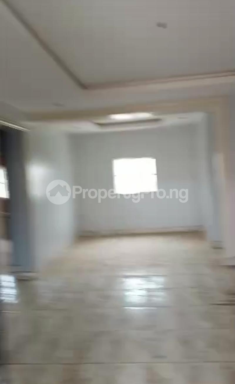 3 bedroom House for sale Close To Express Road Dei-Dei Diplomatic Zones Abuja