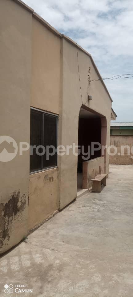 3 bedroom House for sale Odo Ona Elewe Akala Express Ibadan Oyo